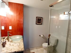 Spacious Waialua Studio Bathroom