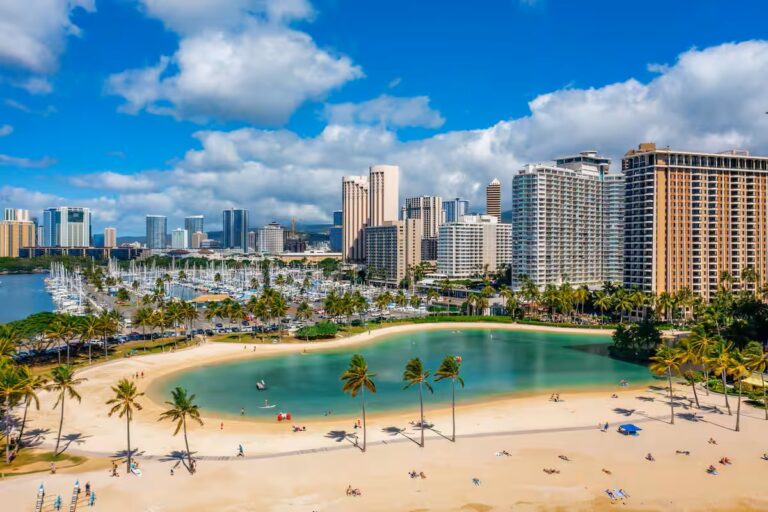 Duke Kahanamoku Lagoon 5 mins walk